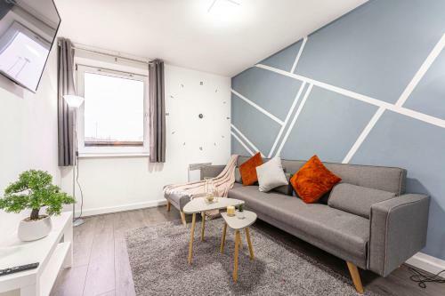 Jkg Property Solutions Presents Cosy City Apartment