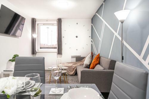 Jkg Property Solutions Presents Cosy City Apartment
