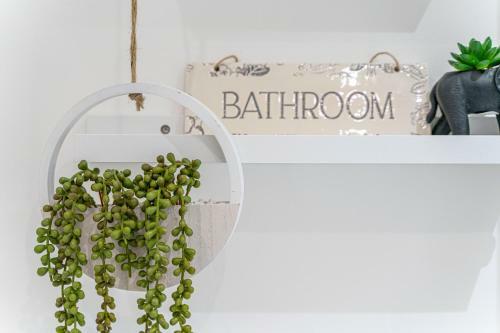 Jkg Property Solutions Presents Cosy City Apartment