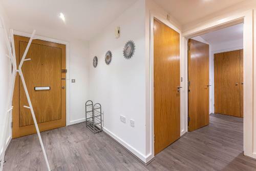 Jkg Property Solutions Presents Cosy City Apartment
