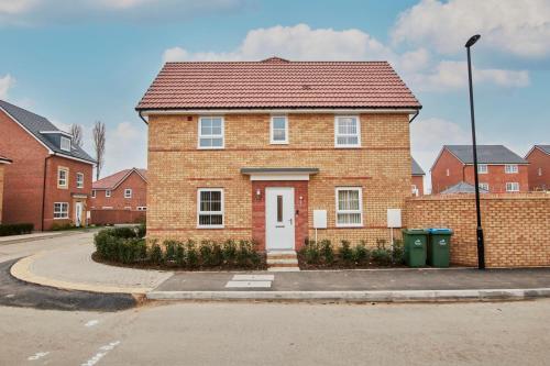 Fantastic Brand New 3br House Wparking Sleeps8