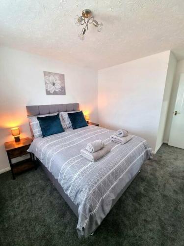 Newly Refurbished 2 Bed, City Centre Apartment.