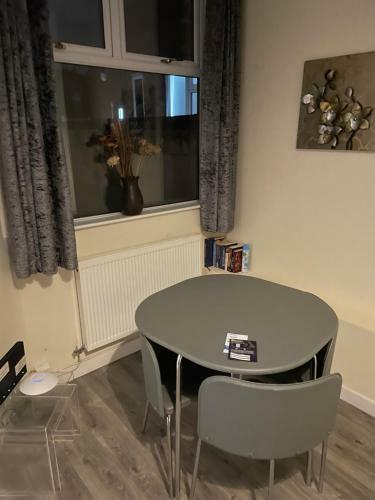 Modern En-suite Double Bedroom
