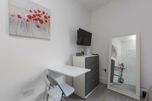 Hostal Townhouse Plus @ 130 West Street Crewe