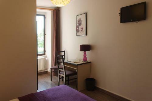 Hotel Logis Hostellerie Des Monts Jura