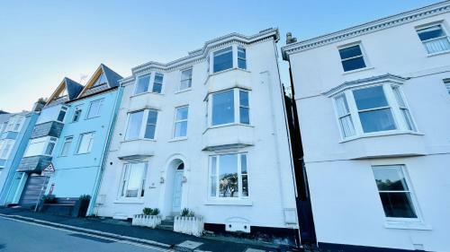 2 Dartview - Close To The Water, River Views, Ground Floor Access