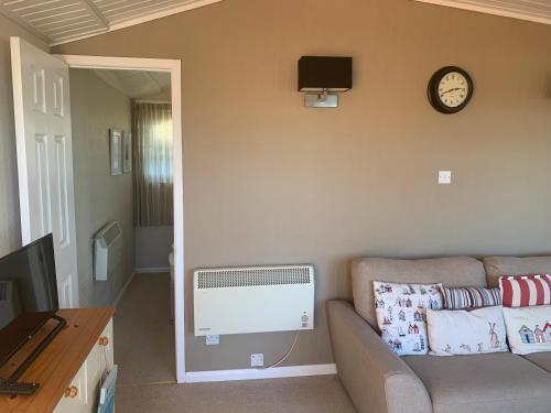 Dartmouth 2 Bed Detached Chalet 144