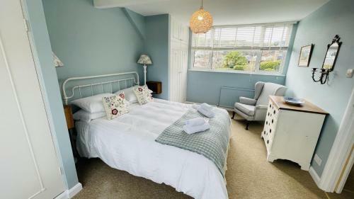 Number 20 - Central, Classic Style, Private And Parking