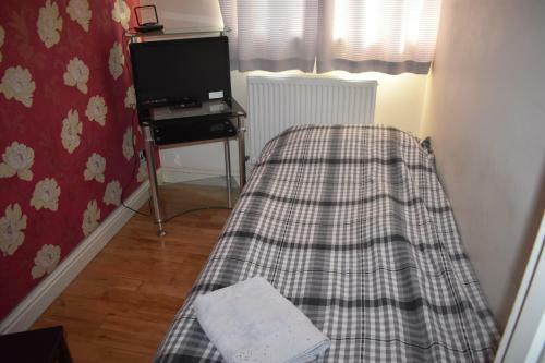 Hostal Lux House Near Tram Station And Ikea