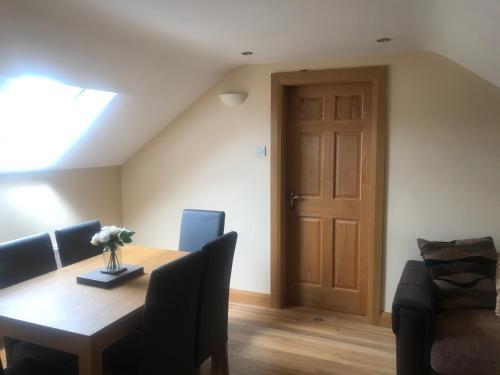 Tranquil Countryside Bungalow With Private Garden!