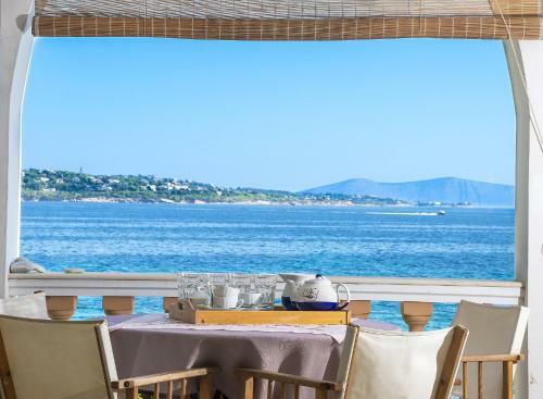 Beachfront Spetses Spectacular Fully Equipped Traditional Villa Familiesgroups