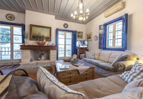 Beachfront Spetses Spectacular Fully Equipped Traditional Villa Familiesgroups