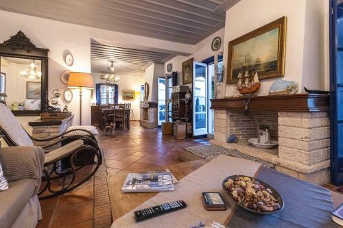 Beachfront Spetses Spectacular Fully Equipped Traditional Villa Familiesgroups