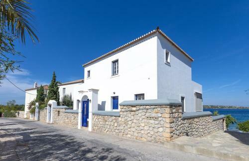 Beachfront Spetses Spectacular Fully Equipped Traditional Villa Familiesgroups
