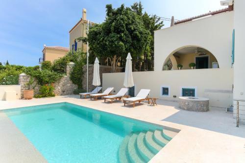 The Great Gatsby 6br Villa Overlooking Spetses Old Town