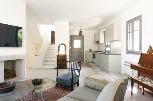 Villa Maison Suisse With Sea View In Spetses Town