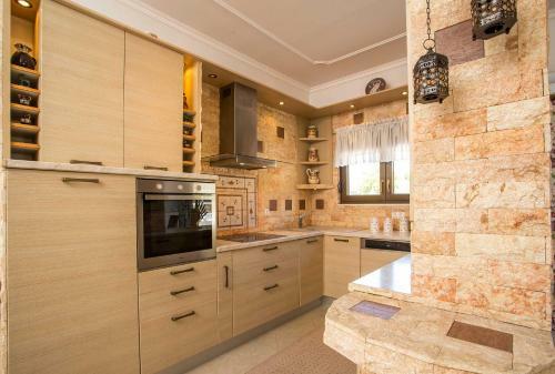 Thymoura Villa