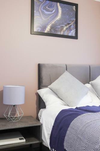 Apartamento The Exquisite Harrow Gem -parking