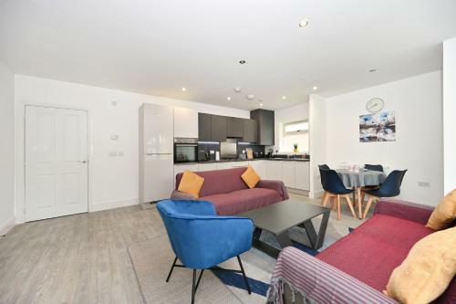 Luxury 2 Bedroom, 2 Bath Apartment, Prime Location