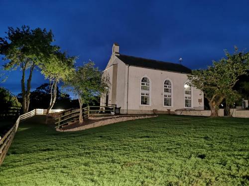 Mullarts Church -the Glenann Apartment