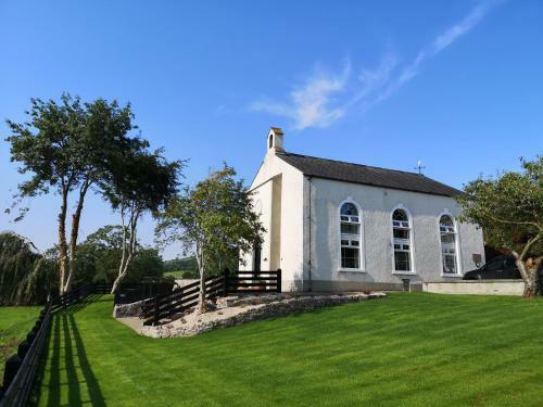 Mullarts Church -the Glenann Apartment