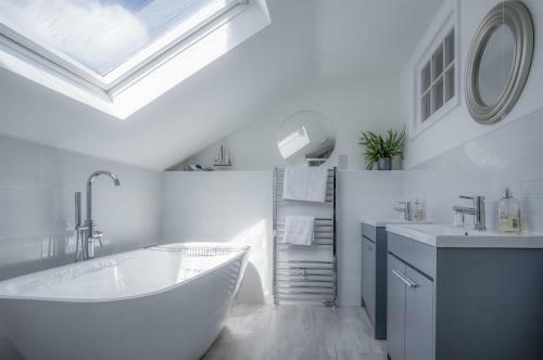 White Mill - 4 Bedroom Holiday Home - Lampeter Velfrey - Narberth
