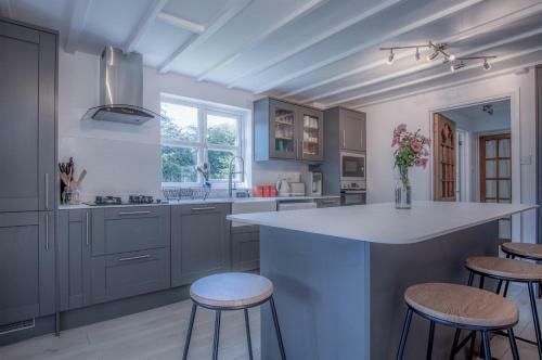 White Mill - 4 Bedroom Holiday Home - Lampeter Velfrey - Narberth