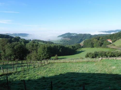 Hostal Ferme Des Entremains