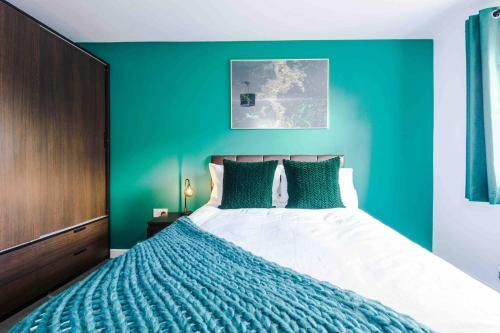 5 Bedroom House Manchester Hosted By Mcr Dens