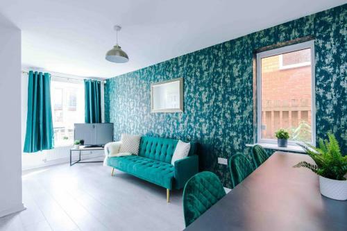 5 Bedroom House Manchester Hosted By Mcr Dens