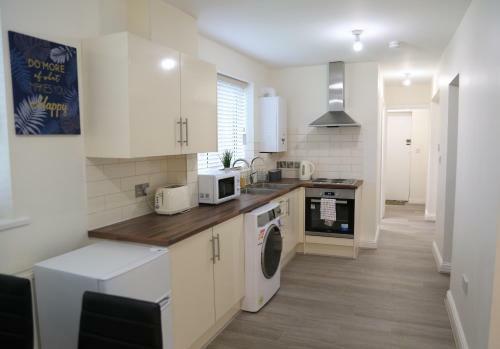 Gorgeous Ground Floor Apartment + Free Parking