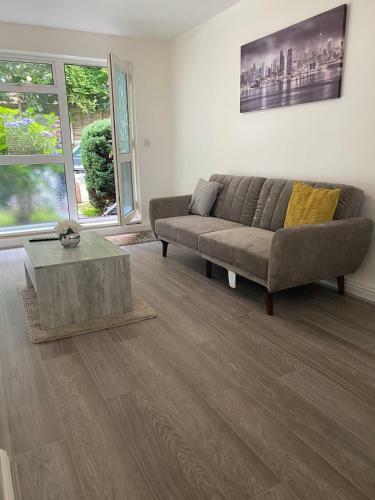 Gorgeous Ground Floor Apartment + Free Parking