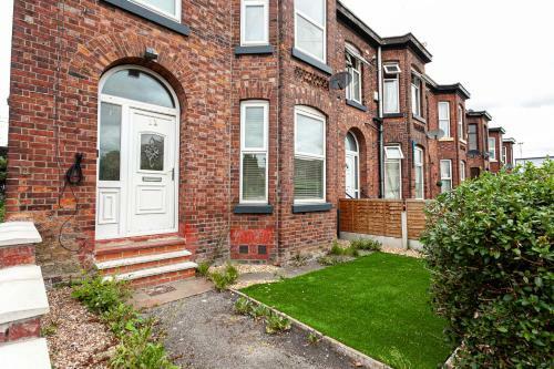 Spacious Comfortable House Close To Etihad