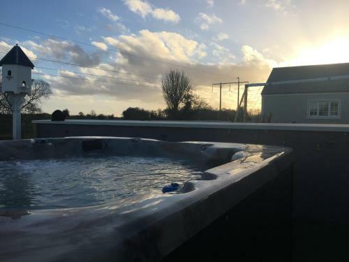 Bed & Breakfast Arvalee Retreat With Outdoor Hottub