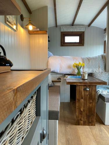 The Shepherds Retreat - Luxury Shepherds Hut