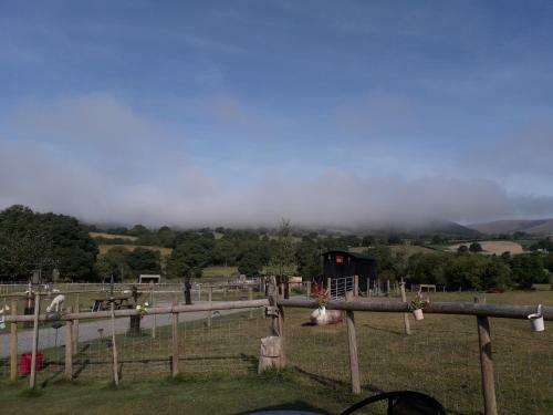 Ruby Shepherds Hut Sleeps 4