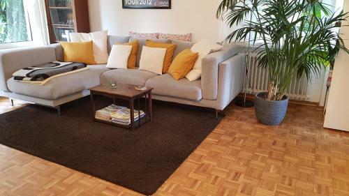 Apartamento Stadtnahe Wohnung Mit Garten Und Parkplatz