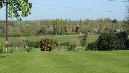 The Lodge Cottage At Wartling Place
