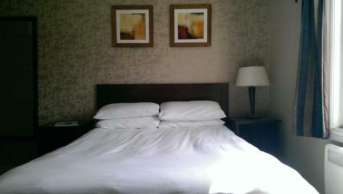 The Bell Hotel Woburn By Greene King Inns