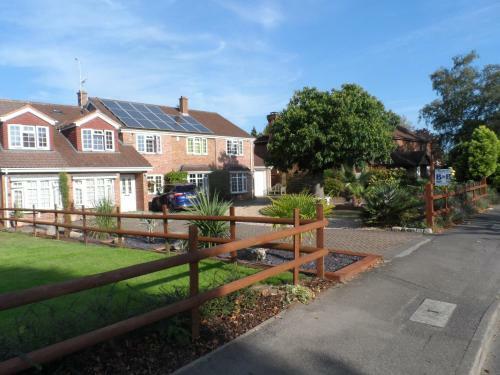 Hostal Mayfields Guest House