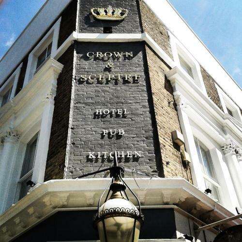 Hotel The Crown And Sceptre