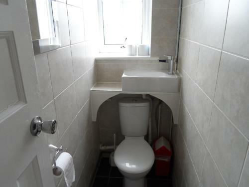 Hostal Compton Guest House