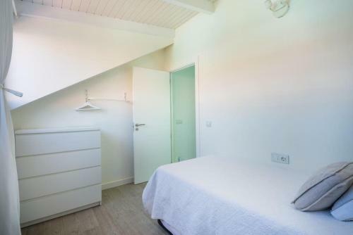 Fabulous Bungalow , Wifi, Swimming Pool And Beach