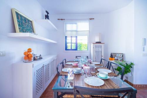 Fabulous Bungalow , Wifi, Swimming Pool And Beach