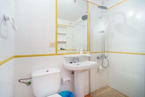 Fabulous Bungalow , Wifi, Swimming Pool And Beach