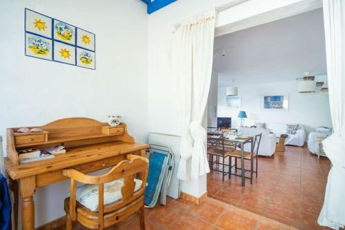 Fabulous Bungalow , Wifi, Swimming Pool And Beach