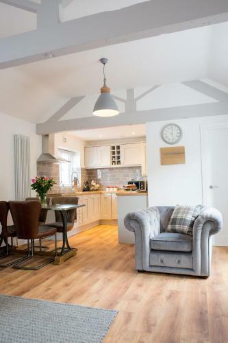Thrush Nest Cottages - Wren & Stable