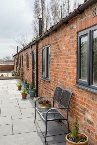 Thrush Nest Cottages - Wren & Stable