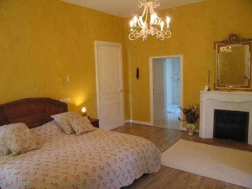 Bed & Breakfast Logis De Guitres - Chambres D'hotes