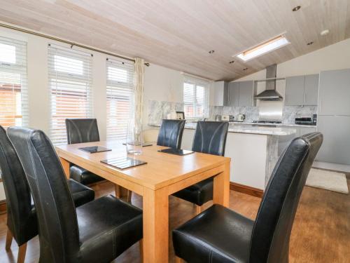 Oakwood Lodge
